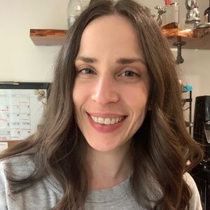 Meet your Posher, Angela
